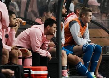 ميسي يدافع عن نفسه أمام الجماهير الصينية السياسة ليست لها علاقة