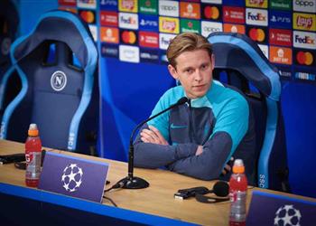 دي يونج يهاجم الصحفيين لا أقبل الأكاذيب عن مستقبلي ولاعب نابولي يجب مراقبته غد ا