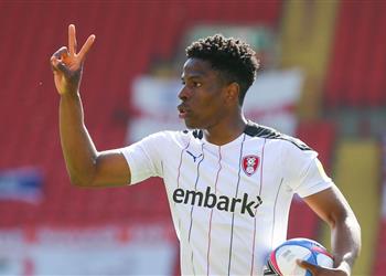 فيديو أوجبيني ي سجل هدف لوتون تاون الأول أمام ليفربول