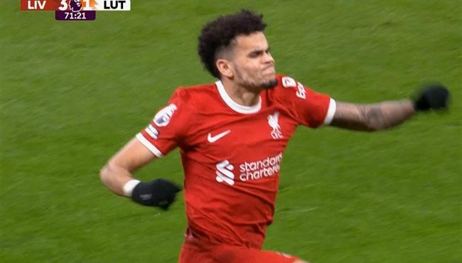 هدف لويس دياز في مرمي لوتون تاون ورد فعل والده