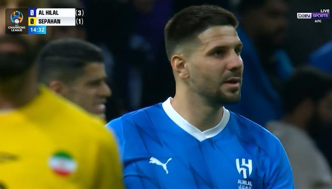 ميتروفيتش كاد ان يسجل هدف امام سباهان اصفهان بدوري ابطال اسيا