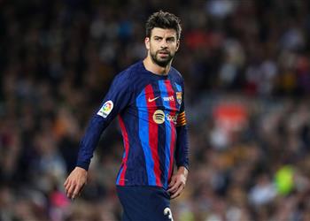 بيكيه يختار أفضل مدرب في التاريخ ويؤكد ميسي الأعظم وأفتقد برشلونة