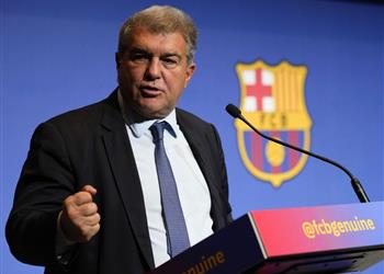 لابورتا لمشجعي برشلونة تشافي رجل من حجر وسنقاتل حتى النهاية