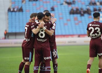 تريزيجيه بعد تسجيله هدف الفوز أمام أضنة سنلعب بهذا المستوى حتى نهاية الموسم