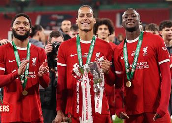 فان دايك بعد تتويج ليفربول بكأس رابطة الأندية الإنجليزية نريد الفوز بأشياء أخرى