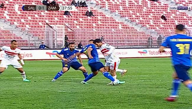 هل حرم الحكم احمد سيد زيزو من ركلة جزاء امام ابو سليم الليبي بكأس الكونفيدرالية