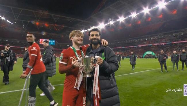 لقطة محمد صلاح واليوت بعد مباراة ليفربول وتشيلسي في نهائي كاس الاتحاد الانجليزي