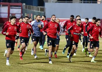 مران الأهلي كولر يحاضر اللاعبين فني ا وفقرات بدنية استعداد ا لمباراة بلدية المحلة