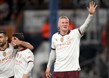 هالاند يتفوق بقوة على محمد صلاح بعد تسجيله ميجا هاتريك أمام لوتون تاون