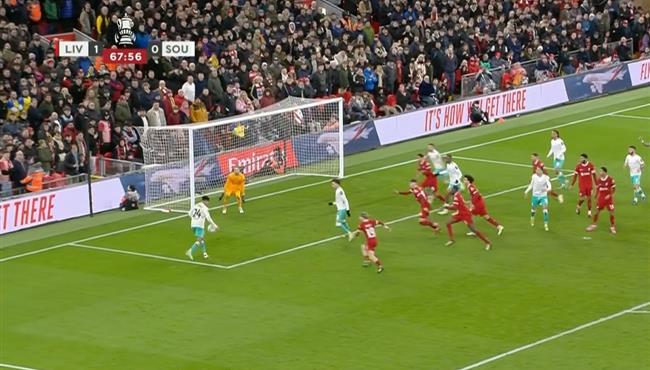 لاعب ساوثهامبتون يهدر فرصه سهله للغايه امام مرمي ليفربول