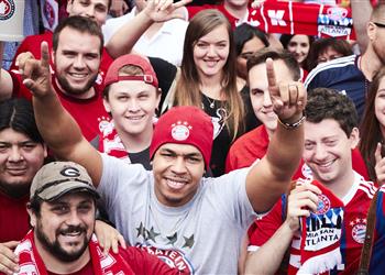 رسمي ا يويفا يصدر عقوبة ضد بايرن ميونخ بسبب أحداث مباراة لاتسيو