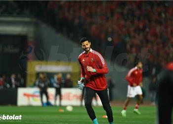 مران الأهلي الشناوي في الملعب وطبيب الفريق يكشف تطورات إصابته