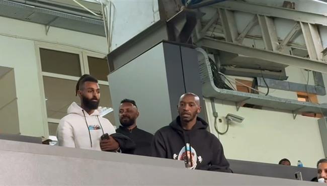 تواجد شيكابالا في مقصورة الصحفيين لمؤازرة الزمالك امام الداخلية بالدوري المصري