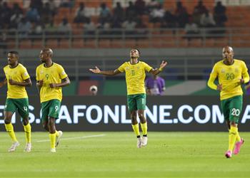 فيديو منتخب جنوب إفريقيا يفوز على الرأس الأخضر بركلات الترجيح ويتأهل لنصف نهائي كأس أمم إفريقيا