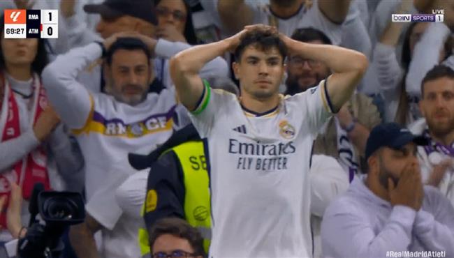ابراهيم دياز يتلاعب بمدافعين اتلتيكو مدريد ويهدر هدف محقق بالدوري الاسباني