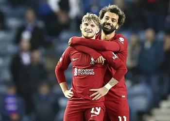 هارفي إليوت يكشف عن رسالة محمد صلاح أثناء أمم إفريقيا ويصرح هو رمز في ليفربول