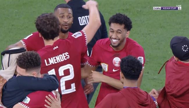 فرحه لاعبي قطر بعد الفوز علي ايران والصعود لنهائي كأس اسيا