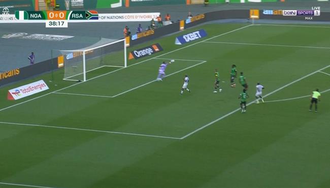 تصدي حارس نيجيريا يحرم جنوب افريقيا من تسجيل هدف رائع