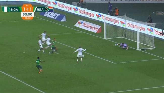 موداو يهدر فرصة لا تصدق لـ جنوب افريقيا في الوقت القاتل امام نيجيريا
