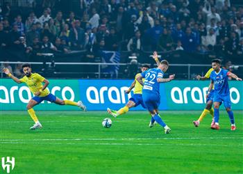 فيديو سالم الدوسري يسجل هدف الهلال الثاني أمام النصر