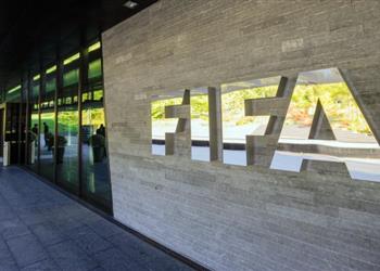 في بيان رسمي الفيفا يوضح موقفه من قانون البطاقة الزرقاء