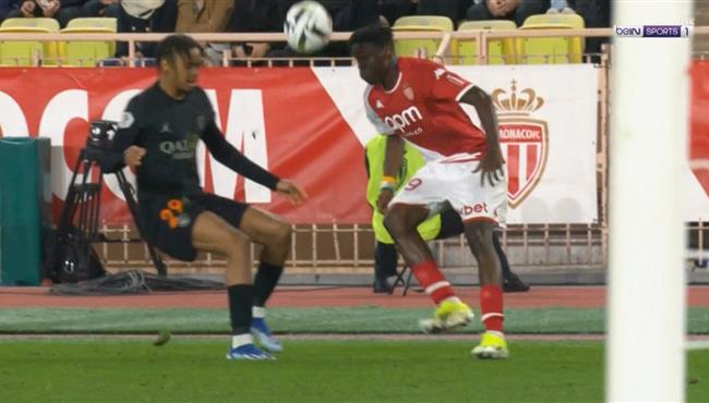 مهارة رائعه من لاعب موناكو امام باركولا بالدوري الفرنسي