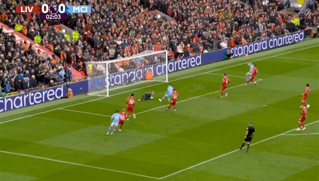 اول فرصة خطيرة من مانشستر سيتي علي مرمي ليفربول بالدوري الانجليزي