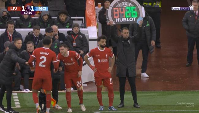 لحظة نزول محمد صلاح في مباراة ليفربول ومانشستر سيتي بالدوري الانجليزي