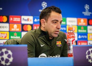 تشافي نريد ليلة سحرية في برشلونة أمام نابولي ولا نشعر بالخوف