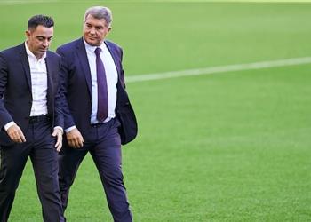 اجتماع بين لابورتا ووكيل فليك يثير الشكوك حول خليفة تشافي في برشلونة