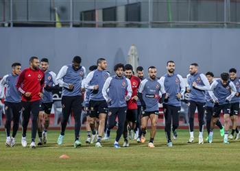 مران الأهلي كولر يحاضر اللاعبين وتدريبات قوية للحراس استعداد ا لمواجهة البنك الأهلي