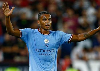 أكانجي يستفز أرنولد بسبب تصريحاته المثيرة ويؤكد وجود 3 فرق في المنافسة أمر مختلف