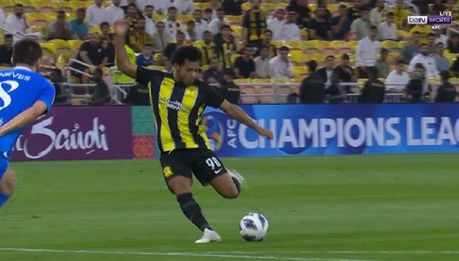 القائم يحرم رومارينيو في من تسجيل هدف امام الهلال بدوري ابطال اسيا