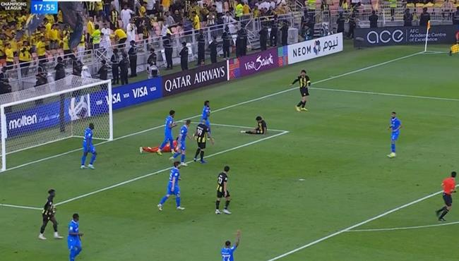 احمد حجازي كاد ان يسجل هدف في مرمي الهلال بدوري ابطال اسيا