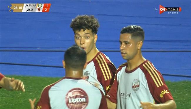 هدف رضا سليم في مرمي البنك الاهلي بعد خطأ من محمد عبد الغني