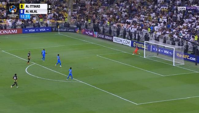 تصدي محمد العويس الرائع يحرم الاتحاد من تسجيل هدف بدوري ابطال اسيا