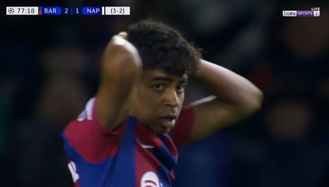 لامين يامال كاد ان يسجل هدف رائع امام نابولي ورد فعل تشافي