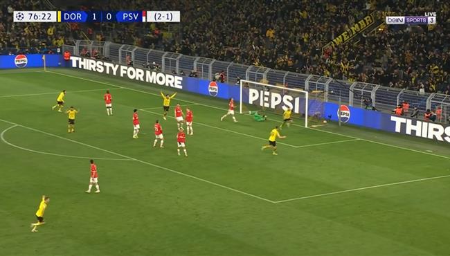 هدف بوروسيا دورتموند الملغي امام ايندهوفين في دوري ابطال اوروبا