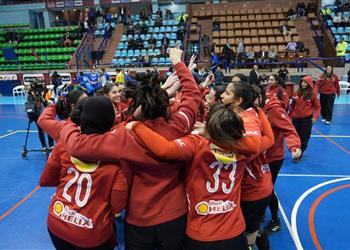 الأهلي يهزم سموحة ويتوج بـ دوري سيدات كرة اليد وتسليم الدرع أمام الزمالك