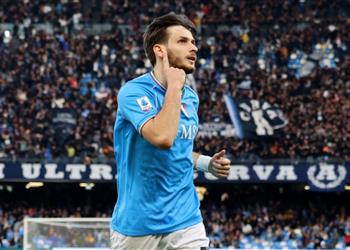 كفاراتسخيليا يرد على أنباء ارتباطه بـ برشلونة ويؤكد لقب كفارادونا يعني الكثير لي