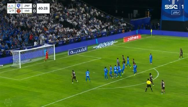 تصدي ياسين بونو يحرم ضمك من تسجيل هدف رائع بالدوري السعودي