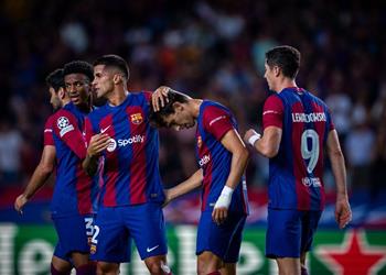 قائمة برشلونة لمباراة أتلتيكو مدريد في الدوري الإسباني غياب لاعبين وعودة ألونسو