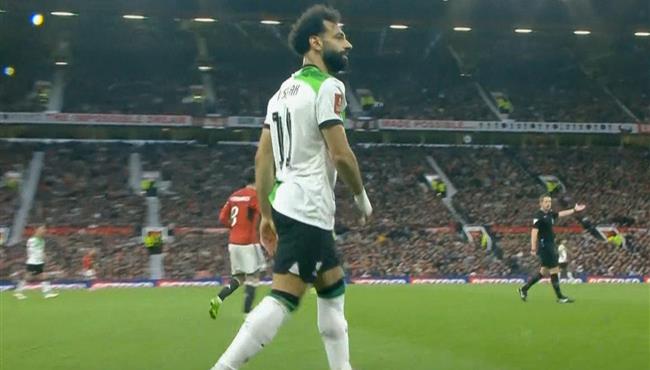 فرصة محمد صلاح في مباراة ليفربول ومانشستر يونايتد