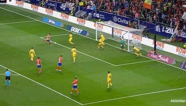 سأول يهدر هدف محقق بطريقة غريبة امام برشلونة بالدوري الاسباني