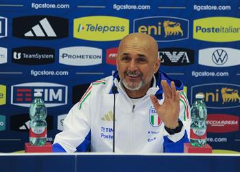 مدرب إيطاليا يتحدث عن أزمة استبعاد أتشيربي بسبب العنصرية