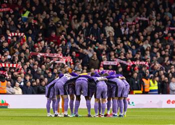 رجل مباراة ليفربول ونوتينجهام فورست في الدوري الإنجليزي