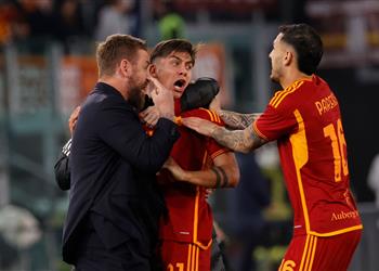 روما يقسو على مونزا برباعية في الدوري الإيطالي