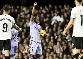 فيديو قبضة فينيسيوس تخطف تعادل ا مثير ا لـ ريال مدريد من فالنسيا وبيلينجهام ضحية النهاية المشتعلة