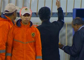 فيديو إشارة مثيرة للجدل من إيهاب جلال بعد خسارة الإسماعيلي أمام بلدية المحلة