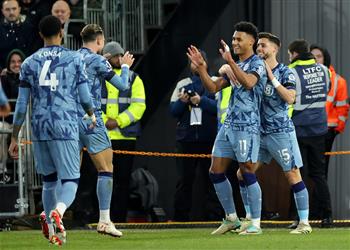 فيديو أستون فيلا يحقق فوز ا صعب ا بثلاثية على لوتون تاون في الدوري الإنجليزي